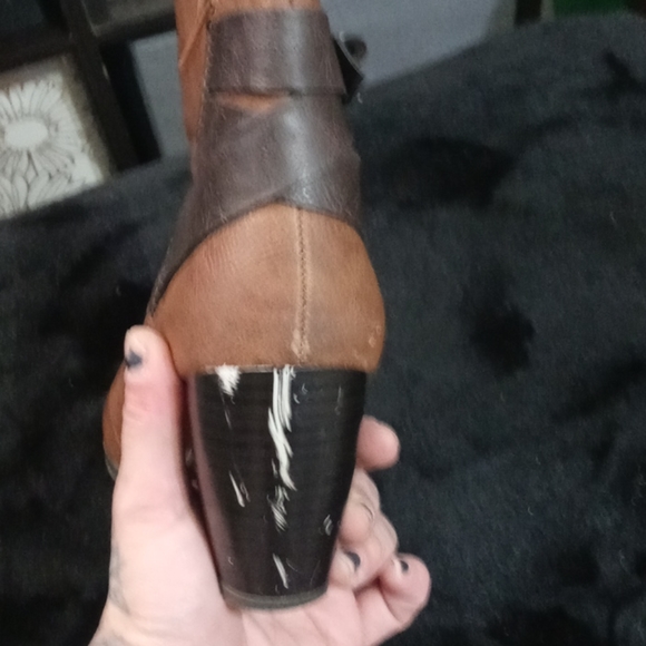 Booties - Picture 5 of 5